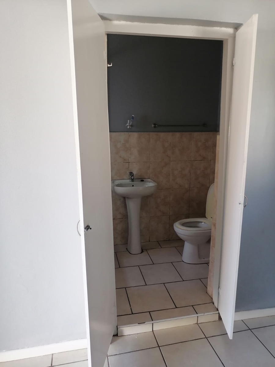 To Let 1 Bedroom Property for Rent in Top Town Eastern Cape